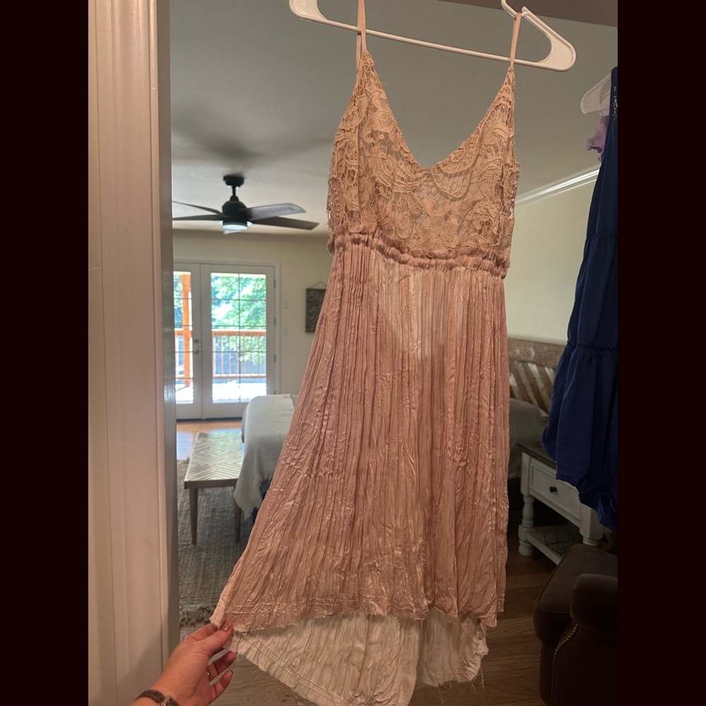 Flowy backless dress